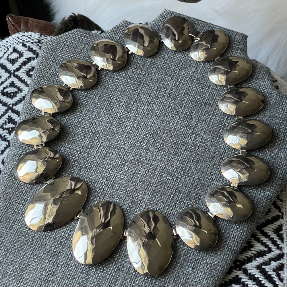 Vintage | Brutalist Hammered Wide Panel Link Graduated Metal Oval 18" Necklace